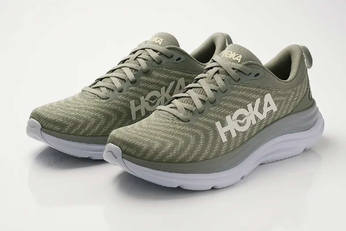 An image of a pair of sneakers Hoka Gaviota 5