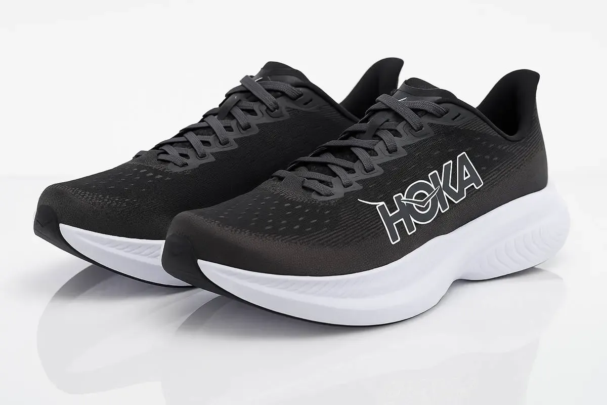 An image of a pair of sneakers Hoka Mach 6