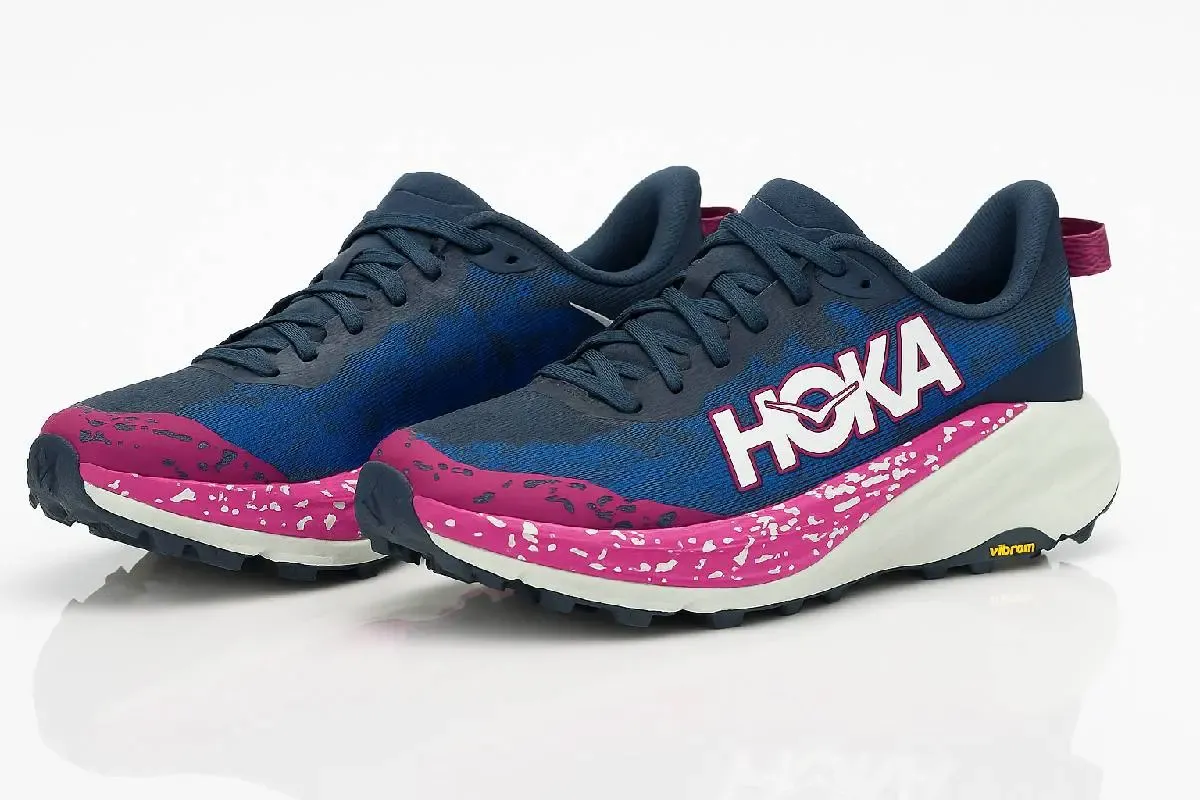 An image of a pair of sneakers Hoka Speedgoat 6