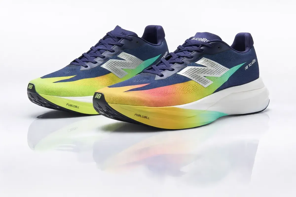 An image of a pair of sneakers New Balance FuelCell Supercomp Elite v5