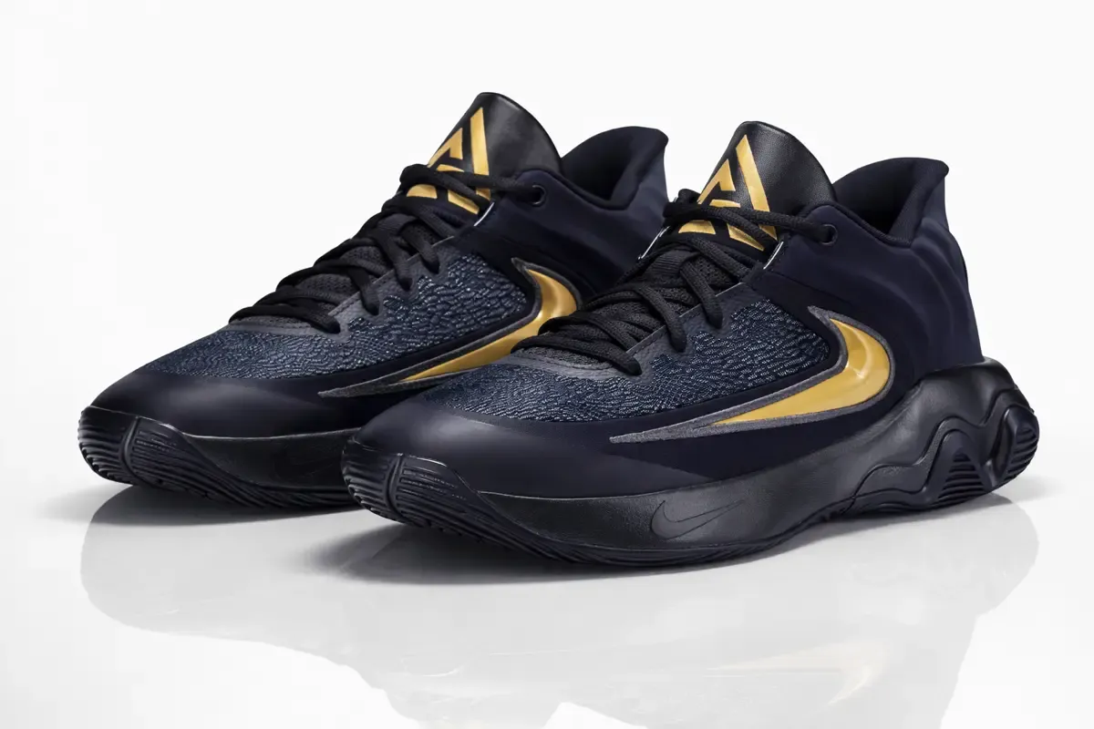 An image of a pair of sneakers Nike Giannis Immortality 4