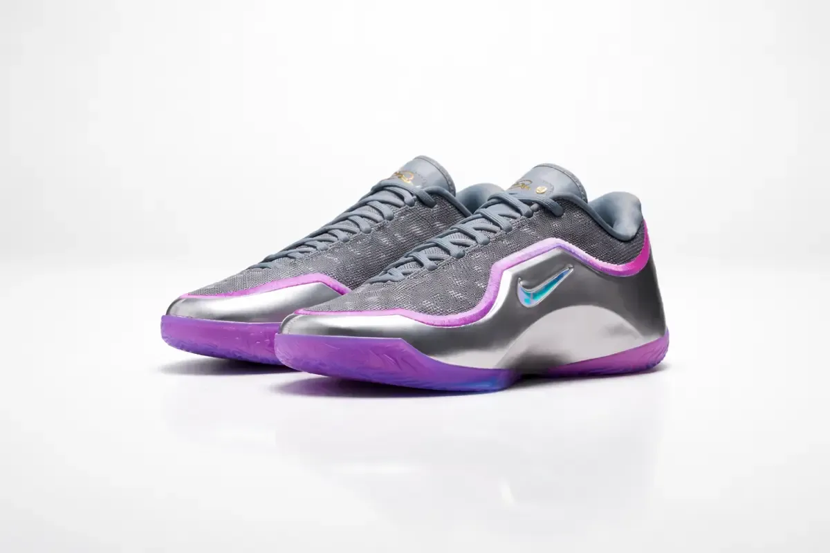 An image of a pair of sneakers Nike LeBron 23