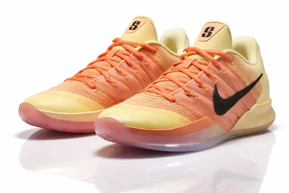 An image of a pair of sneakers Nike Sabrina 3