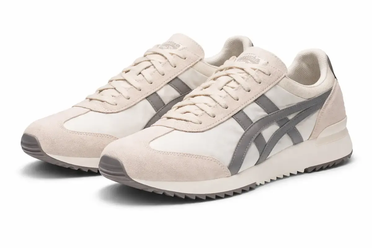 An image of a pair of sneakers Onitsuka Tiger California 78 EX