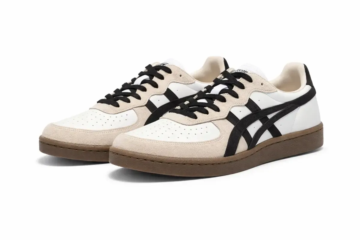 An image of a pair of sneakers Onitsuka Tiger GSM