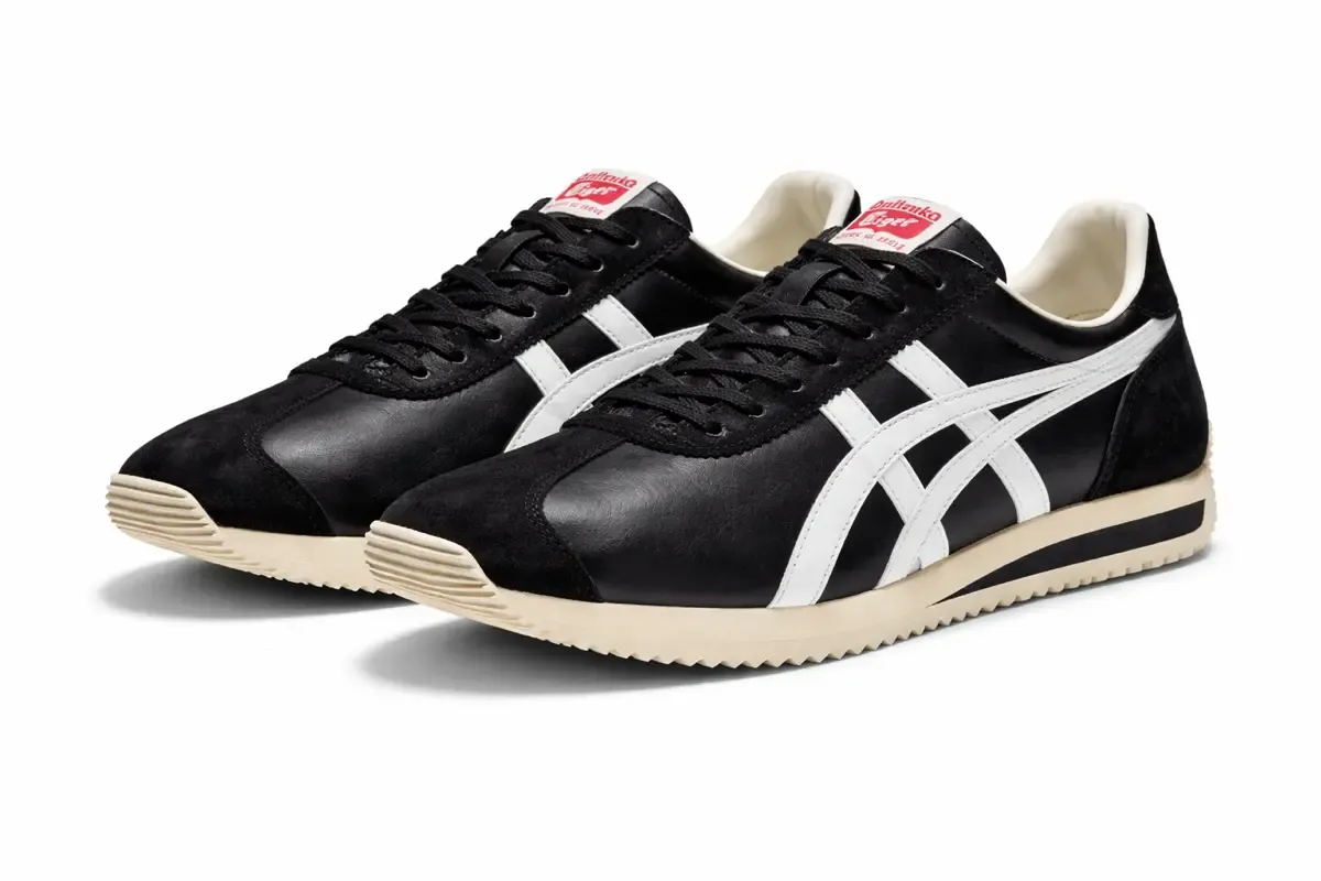 An image of a pair of sneakers Onitsuka Tiger Moal 77 NM