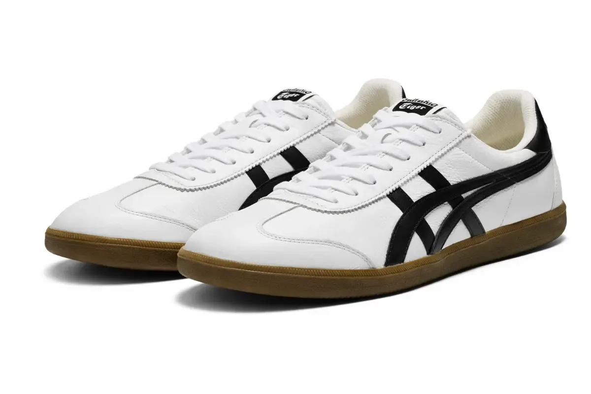 An image of a pair of sneakers Onitsuka Tiger Tokuten