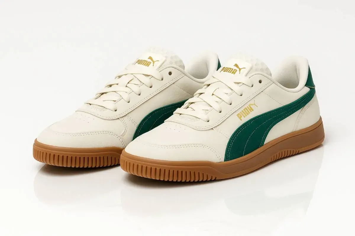 An image of a pair of sneakers Puma Club 5v5