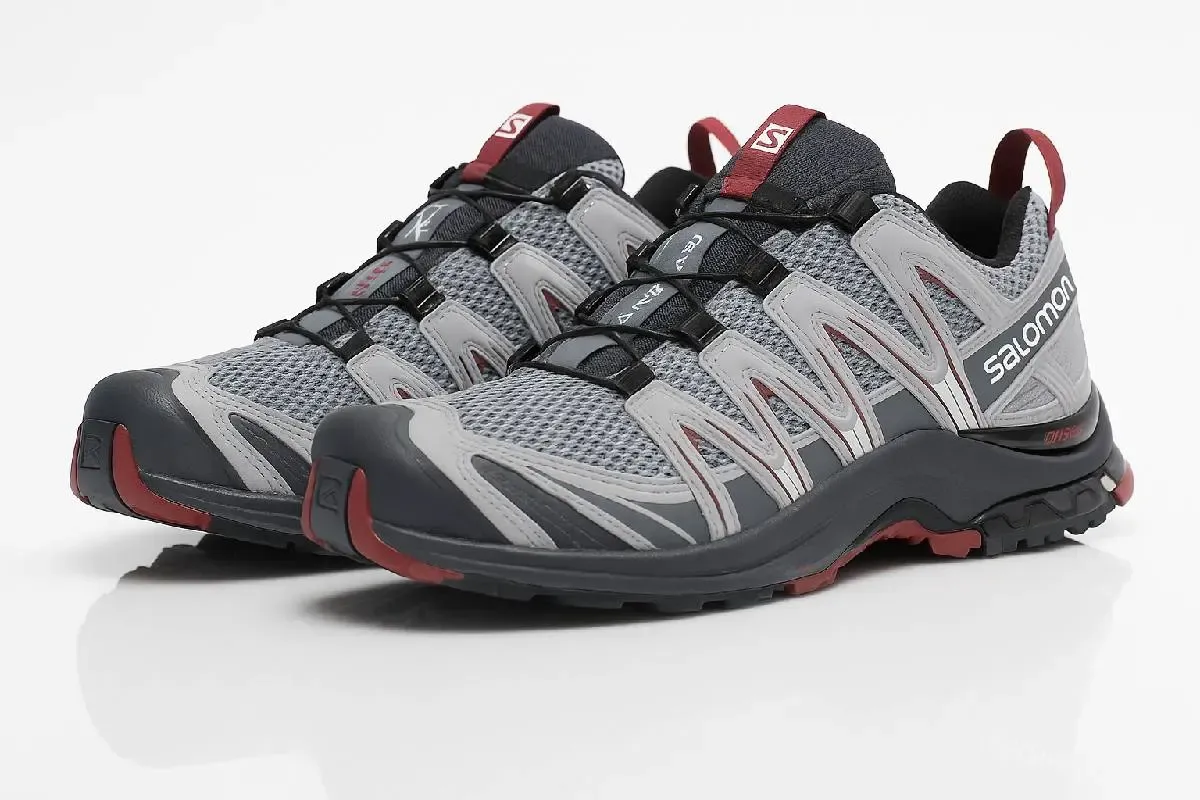 An image of a pair of sneakers Salomon XA Pro 3D
