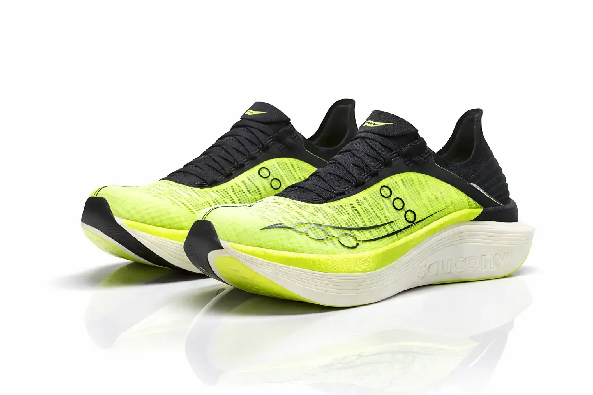 An image of a pair of sneakers Saucony Endorphine Elite 2